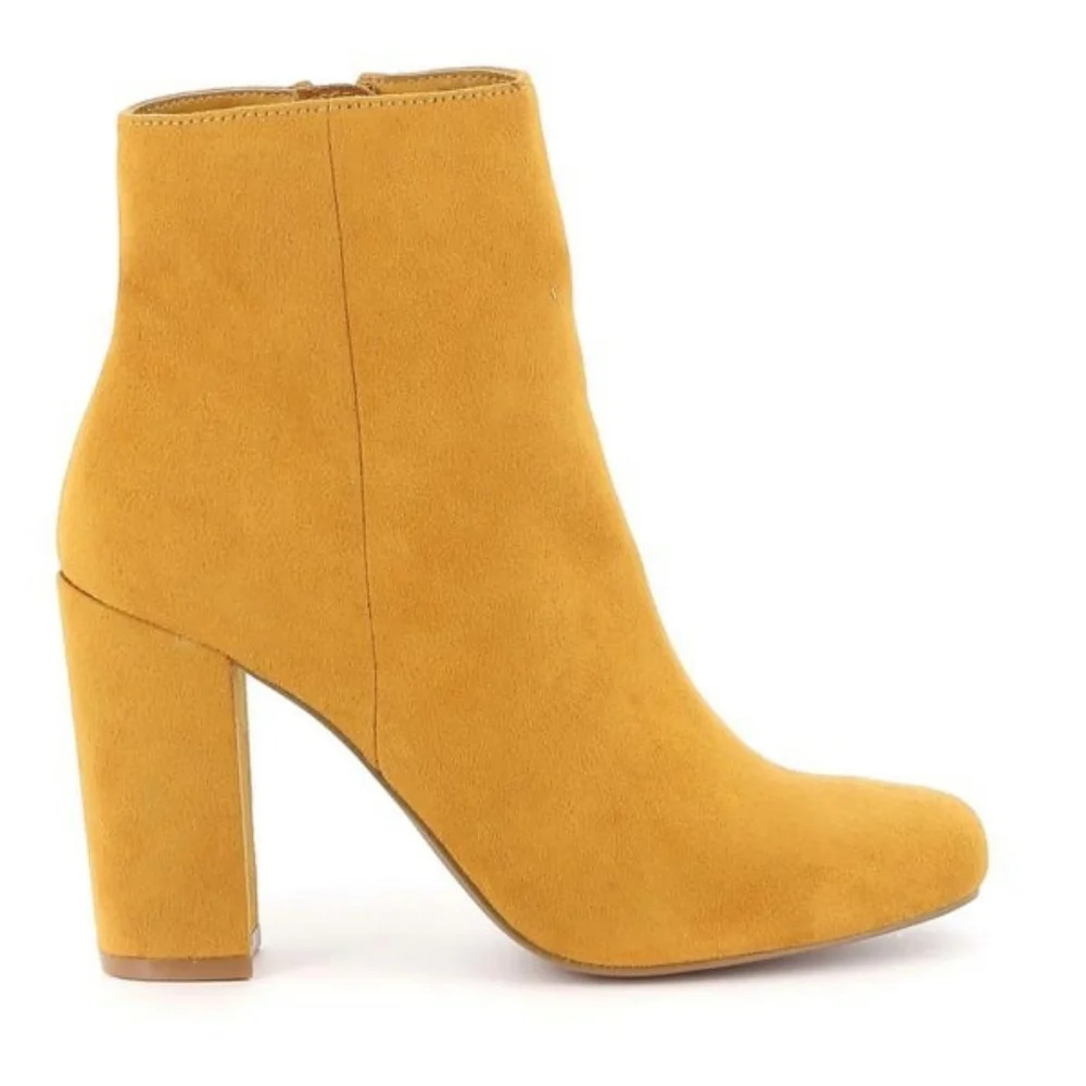 NWOB STEVE MADDEN PIXIE BOOTIE IN MUSTARD SZ 6